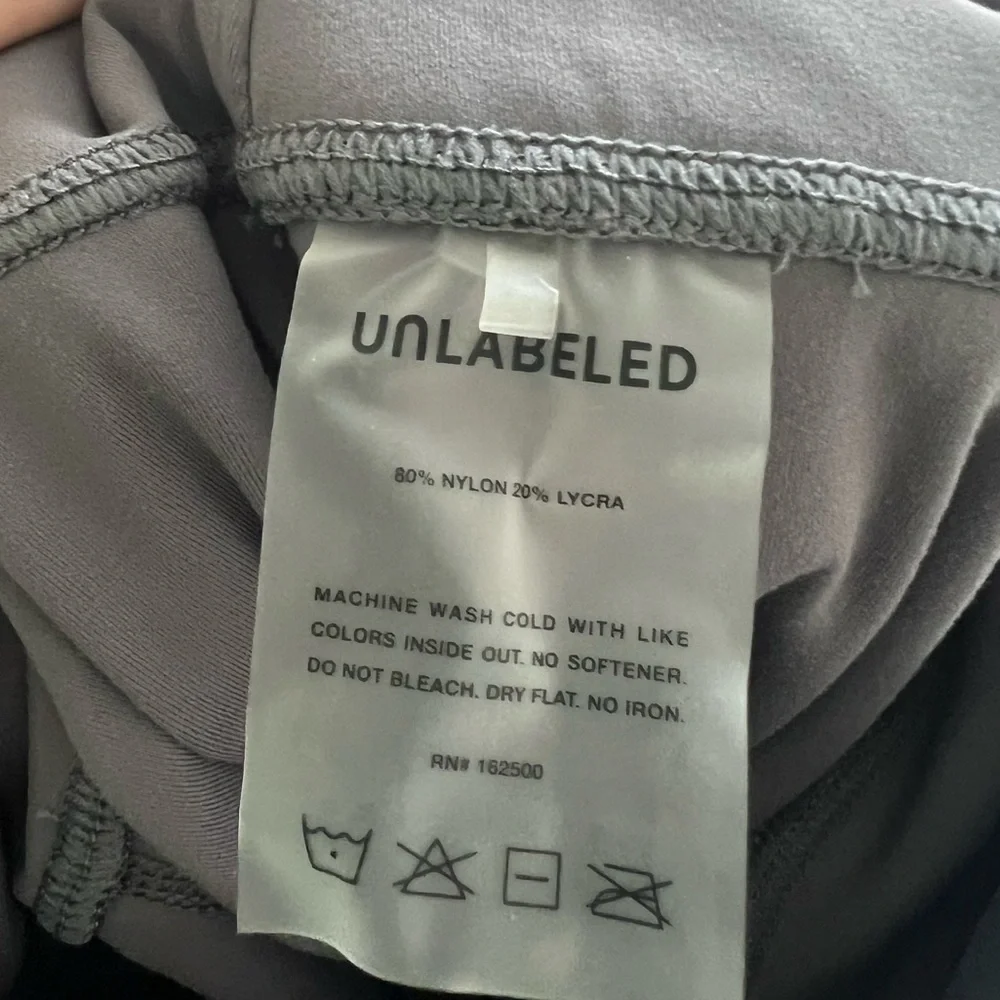 UNLABELED LEGGINGS - Picture 3 of 8